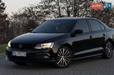 Седан Volkswagen Jetta 2015 в Сокільниках