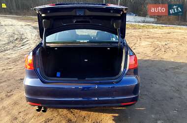 Седан Volkswagen Jetta 2014 в 