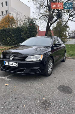 Седан Volkswagen Jetta 2013 в Івано-Франківську