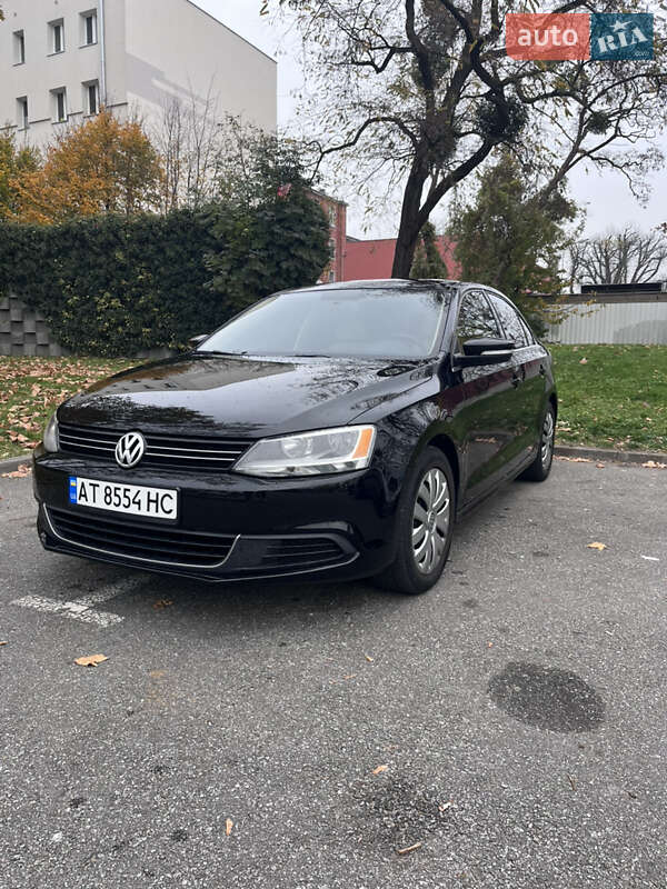 Седан Volkswagen Jetta 2013 в Івано-Франківську