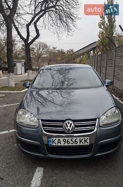 Седан Volkswagen Jetta 2006 в Києві