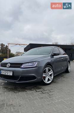 Седан Volkswagen Jetta 2014 в Києві