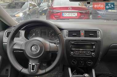 Седан Volkswagen Jetta 2014 в 