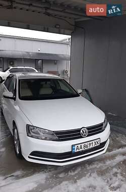 Седан Volkswagen Jetta 2015 в Киеве