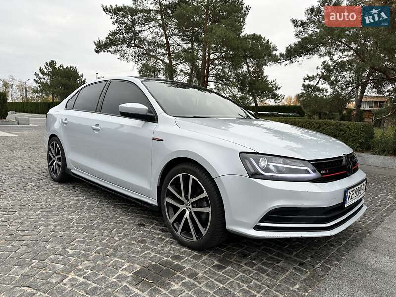 Седан Volkswagen Jetta 2017 в Киеве