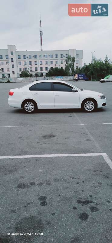 Седан Volkswagen Jetta 2014 в Киеве