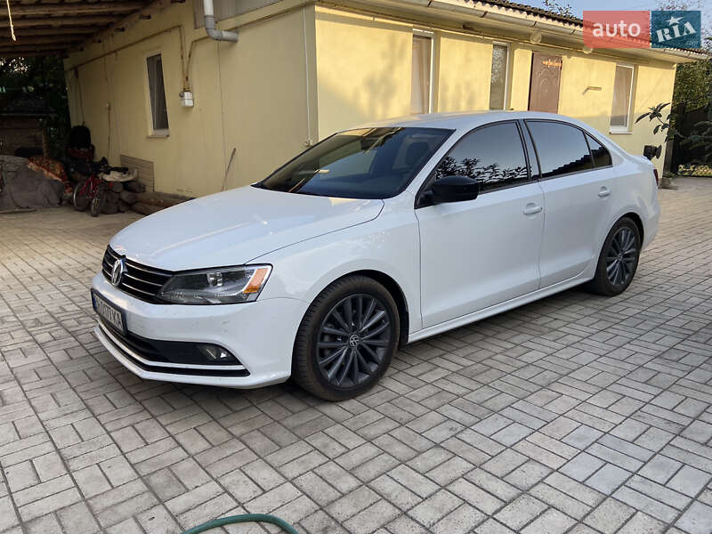 Седан Volkswagen Jetta 2016 в 