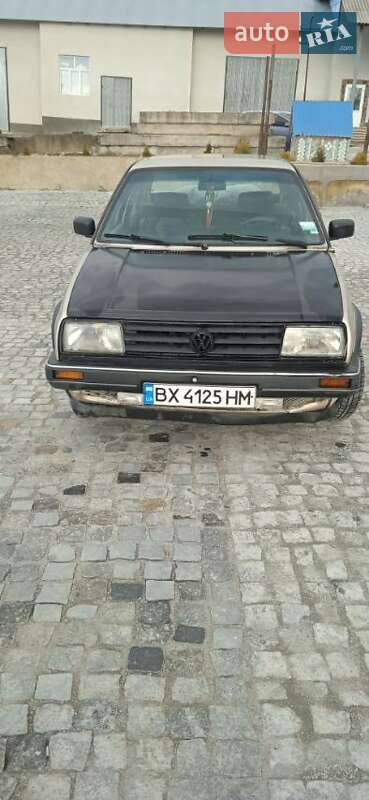 Седан Volkswagen Jetta 1988 в Чернівцях