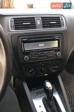 Седан Volkswagen Jetta 2014 в 