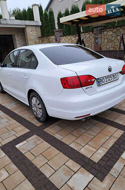 Седан Volkswagen Jetta 2014 в 
