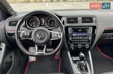 Седан Volkswagen Jetta 2016 в Киеве