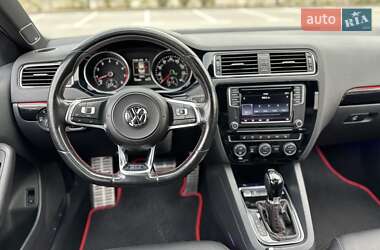 Седан Volkswagen Jetta 2016 в Киеве