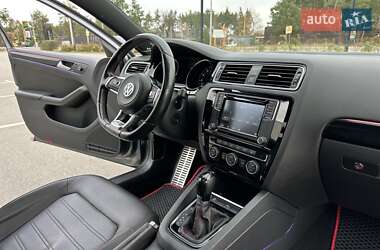 Седан Volkswagen Jetta 2016 в Киеве