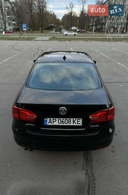 Седан Volkswagen Jetta 2011 в 