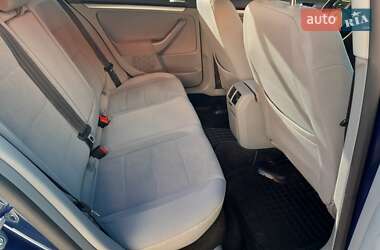 Седан Volkswagen Jetta 2006 в Хмельницькому