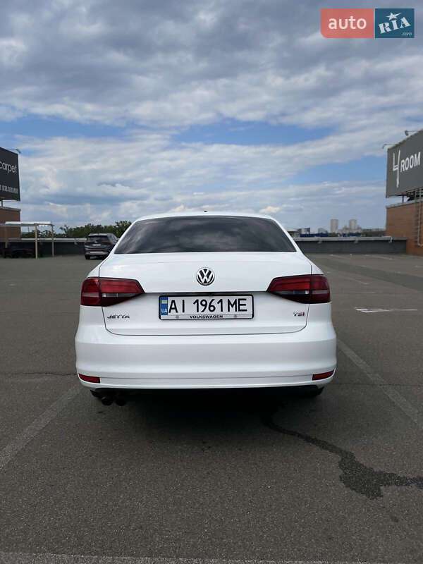 Седан Volkswagen Jetta 2016 в Києві