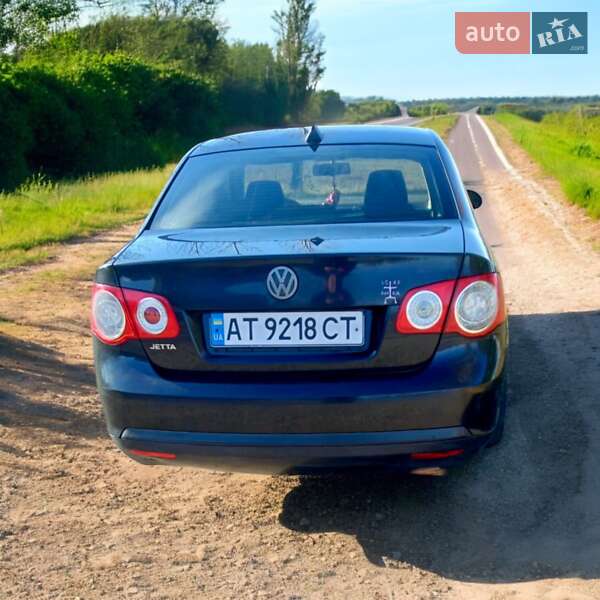 Седан Volkswagen Jetta 2006 в Надворной