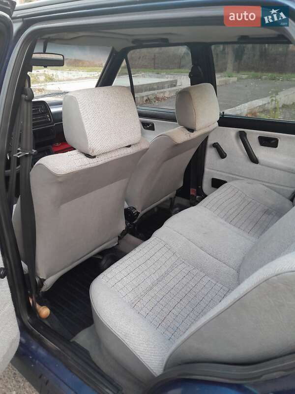 Седан Volkswagen Jetta 1987 в Черкассах