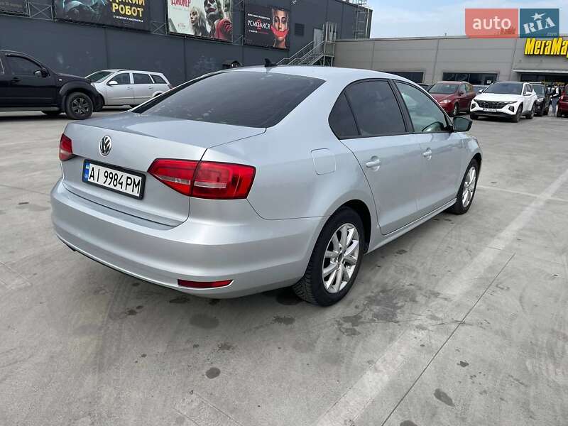 Седан Volkswagen Jetta 2015 в Києві