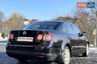 Седан Volkswagen Jetta 2006 в Хмельницком