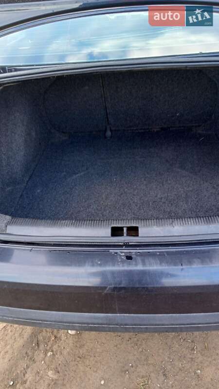 Седан Volkswagen Jetta 2006 в Надворной