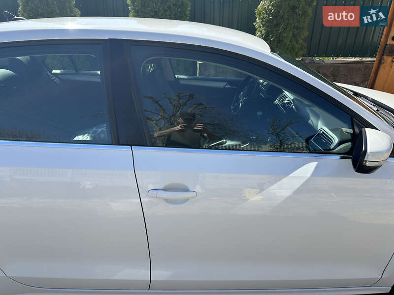 Седан Volkswagen Jetta 2012 в Вінниці