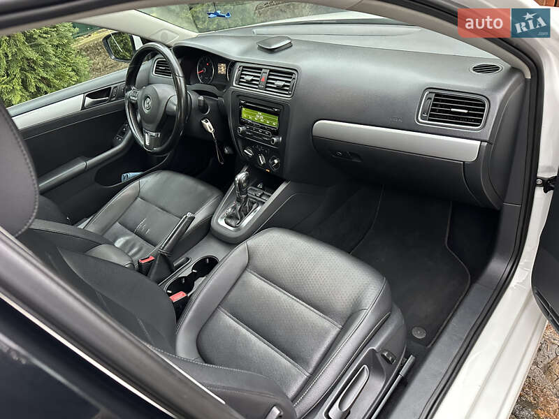 Седан Volkswagen Jetta 2012 в Вінниці