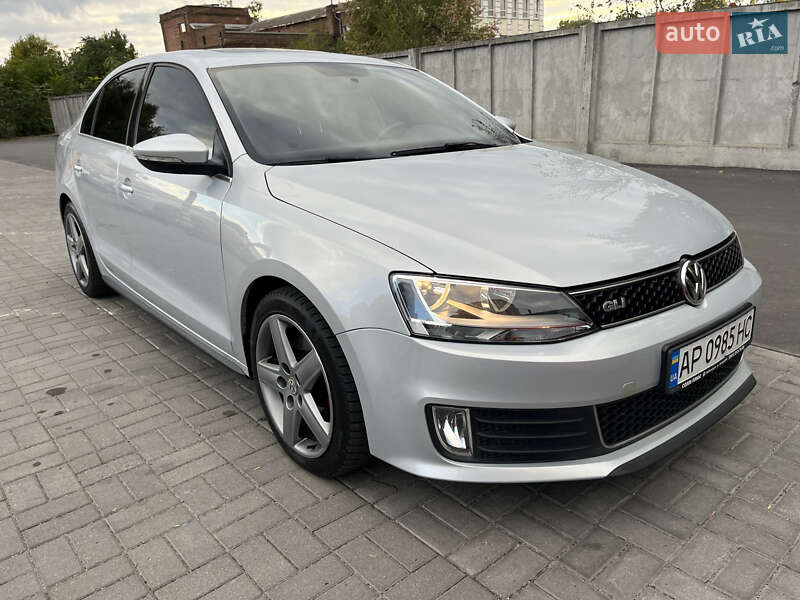 Седан Volkswagen Jetta 2012 в Запоріжжі