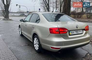 Седан Volkswagen Jetta 2013 в Києві