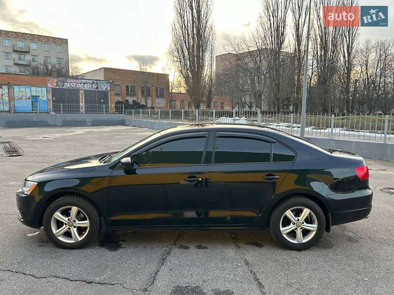 Седан Volkswagen Jetta 2013 в Кропивницькому