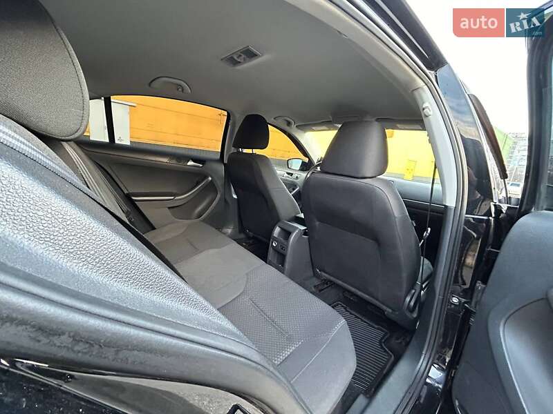 Седан Volkswagen Jetta 2013 в Кропивницькому