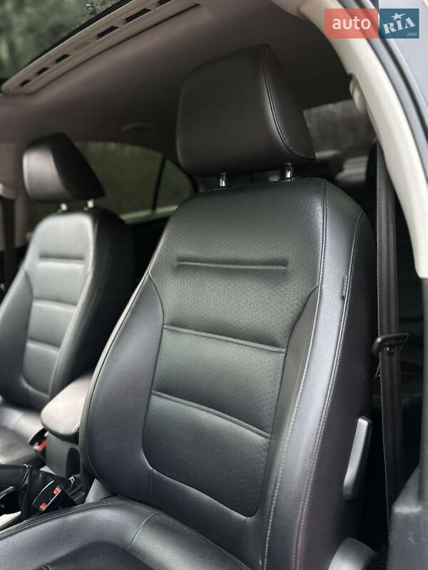 Седан Volkswagen Jetta 2015 в Києві