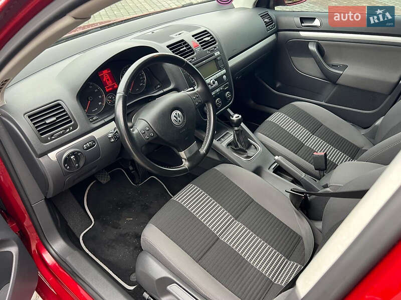 Седан Volkswagen Jetta 2008 в Іршаві