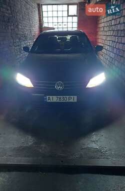 Седан Volkswagen Jetta 2015 в Києві