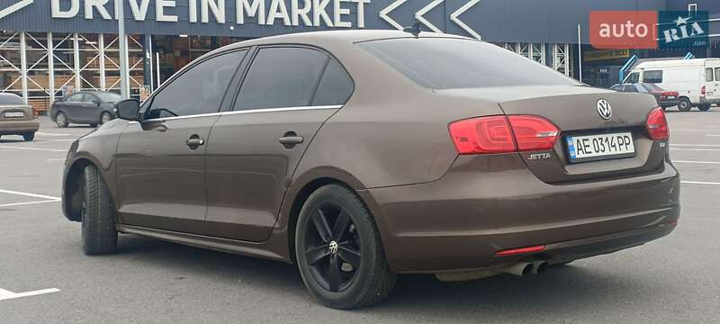 Седан Volkswagen Jetta 2014 в Новомосковске