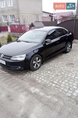 Седан Volkswagen Jetta 2012 в 