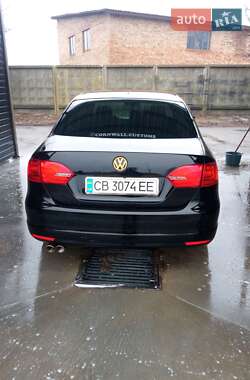 Седан Volkswagen Jetta 2013 в 
