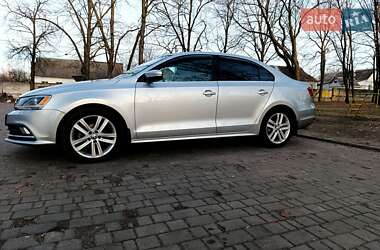 Седан Volkswagen Jetta 2015 в Дніпрі