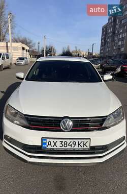 Седан Volkswagen Jetta 2015 в Харкові