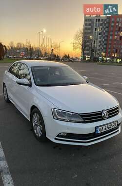 Седан Volkswagen Jetta 2016 в Києві