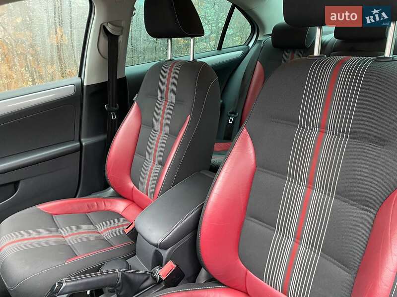 Седан Volkswagen Jetta 2012 в Киеве фото 5 Седан Volkswagen Jetta 2012 в Киеве