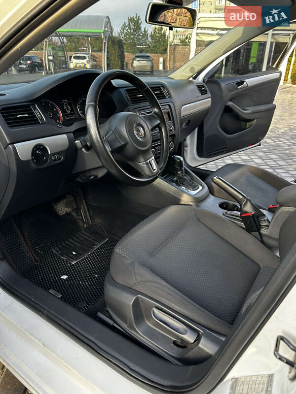 Седан Volkswagen Jetta 2012 в Кропивницькому