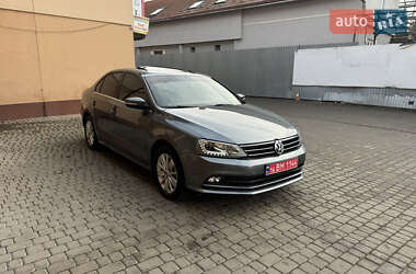 Седан Volkswagen Jetta 2016 в Ужгороде