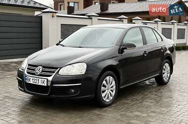 Седан Volkswagen Jetta 2008 в Ровно