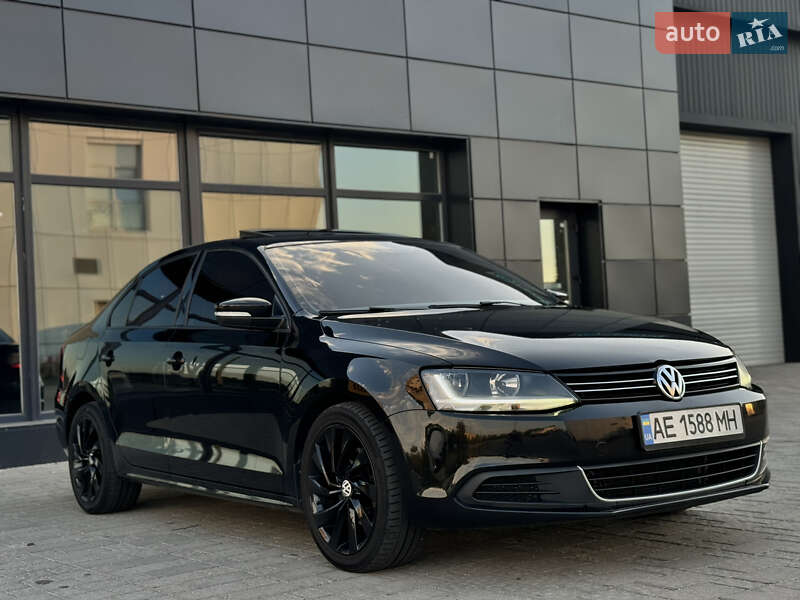 Седан Volkswagen Jetta 2011 в Днепре