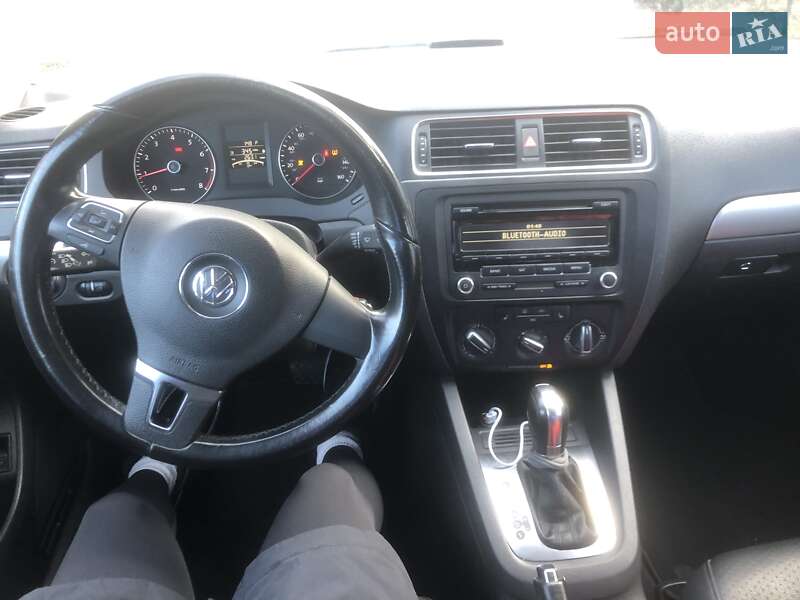 Седан Volkswagen Jetta 2014 в Днепре
