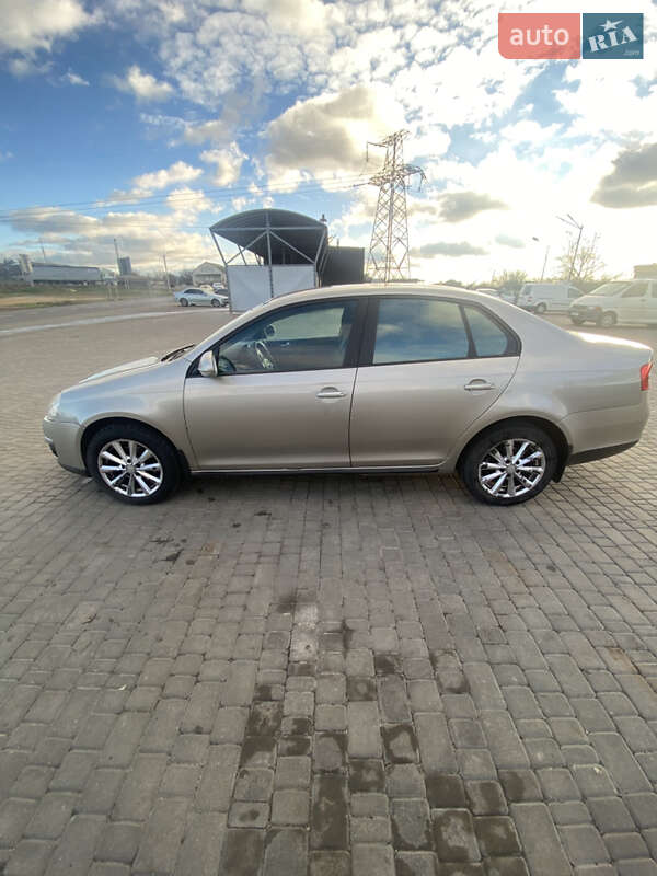 Седан Volkswagen Jetta 2006 в Одесі