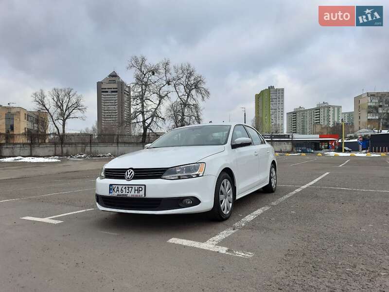 Седан Volkswagen Jetta 2014 в Киеве