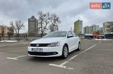 Седан Volkswagen Jetta 2014 в Києві