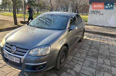 Седан Volkswagen Jetta 2005 в Запоріжжі